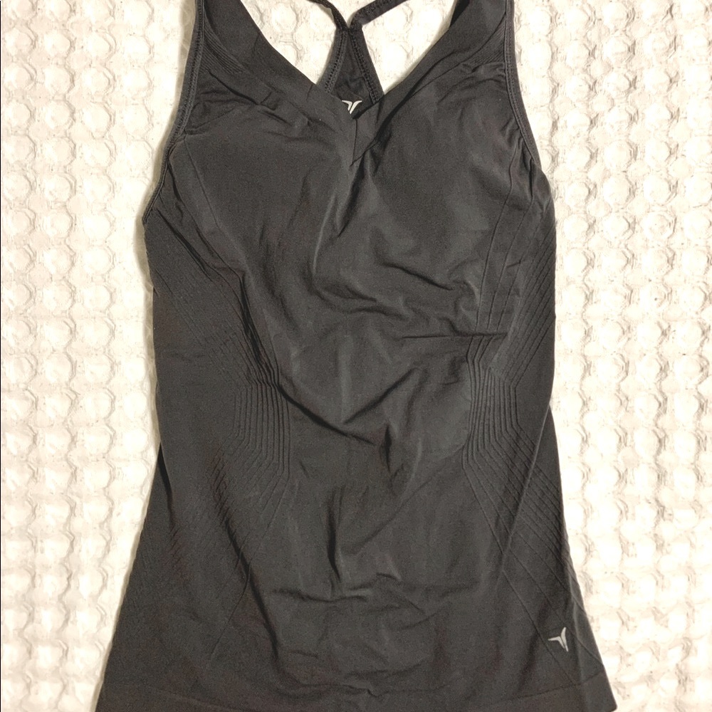 Old Navy Gray Athletic Tank M ⭐️Any 3 $10 items bundled $20-l0%=3@$18!💥